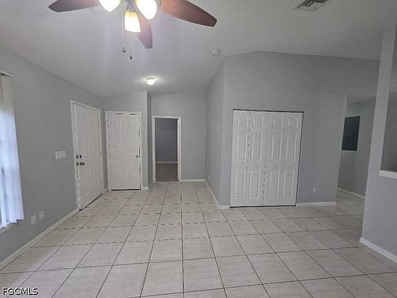 5th image of 4836 Golfview Blvd
