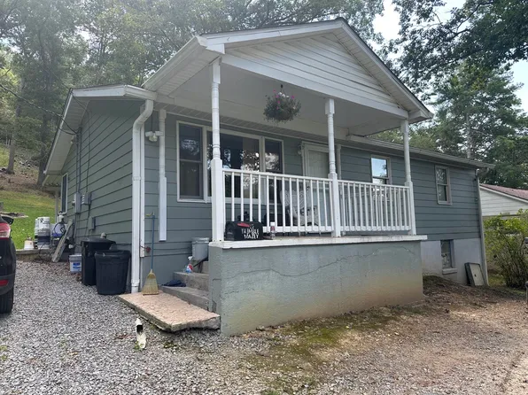 327 Pine Gap Rd, White Sulphur Springs, WV 24986