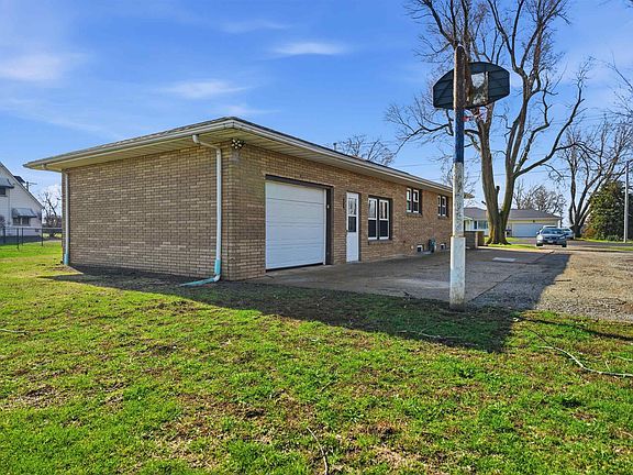 3rd image of 2841 Allentown Rd