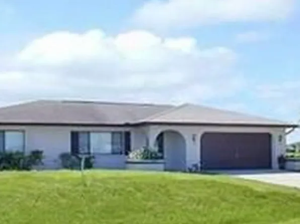 1421 SE 4th Pl, Cape Coral, FL 33990