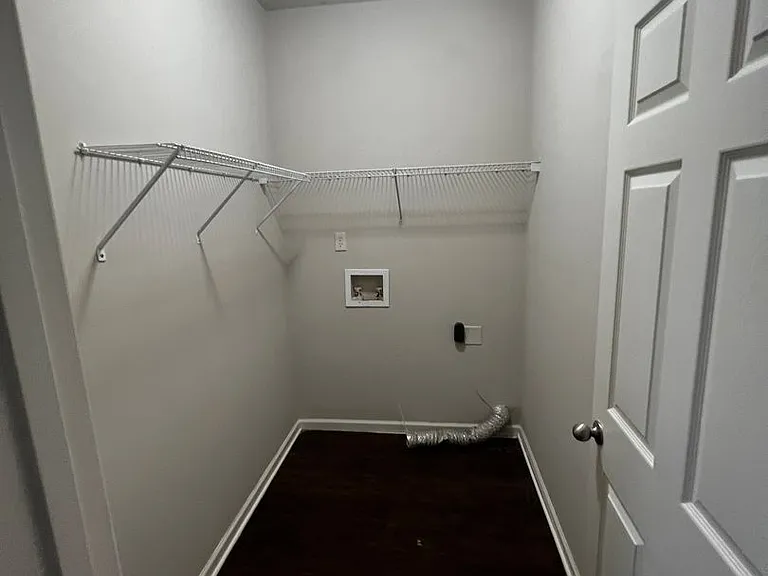 2208 Adkins Cir — Photo 15