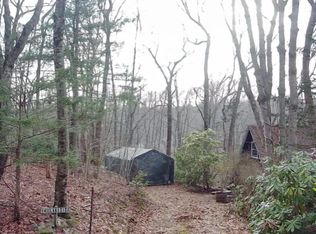 14 Lakeside Dr, North Stonington, CT 06359