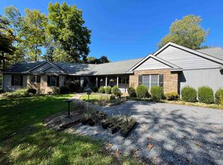1 Ichabod Ln, Staunton, VA 24401