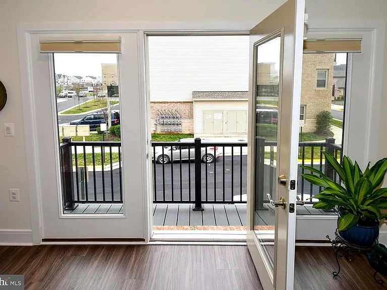 23610 Havelock Walk Ter — Photo 9