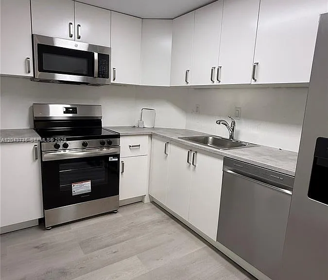 300 Bayview Dr #211 — Photo 4
