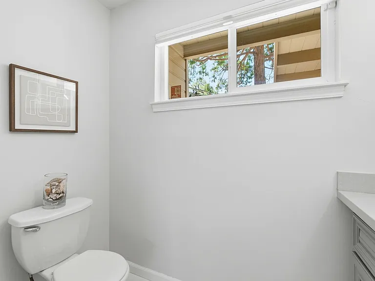 2323 Mastlands Dr — Photo 18