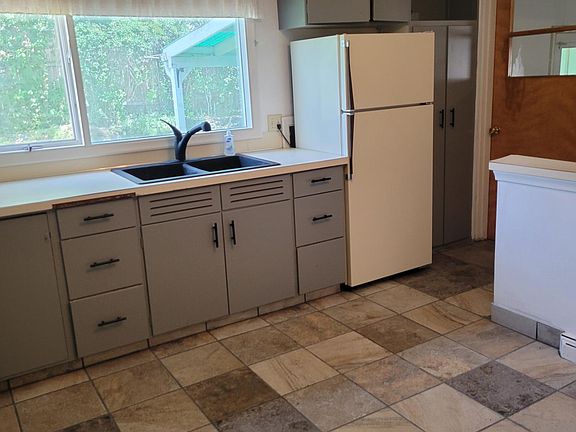 5th image of 405 Tendoy Dr