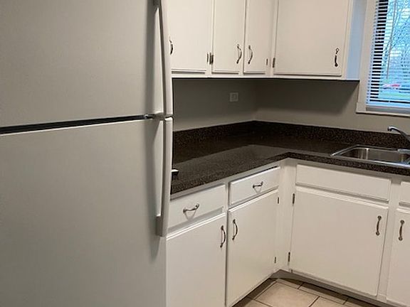 4th image of 1110 Chalet Dr APT 101