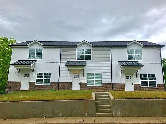 2nd image of 909 Charlotte St #2