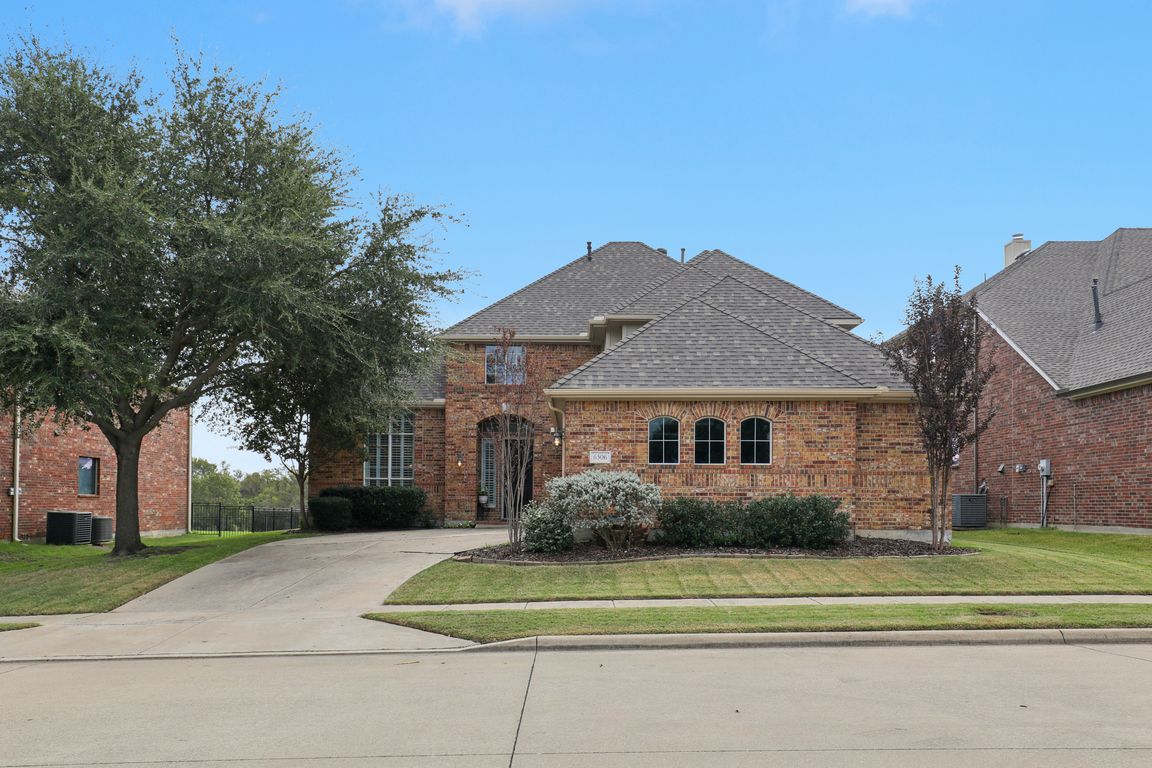 Lakecrest Dr-S2810-001.jpg