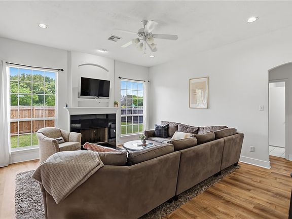 5th image of 1023 Fallbrook Loop