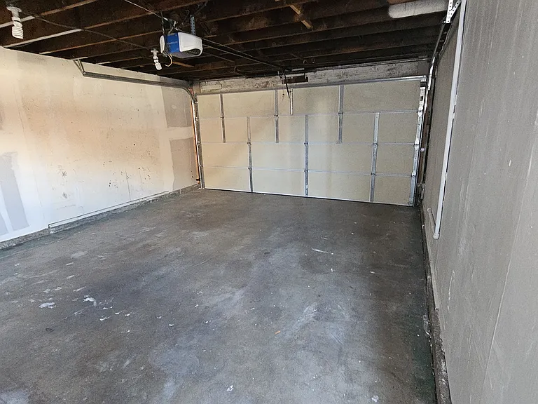 652 Center St #C — Photo 25