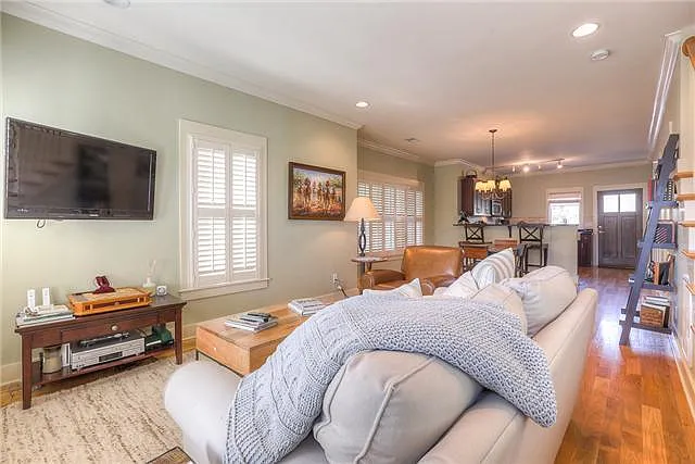 349 Sylvan Park Ln — Photo 5