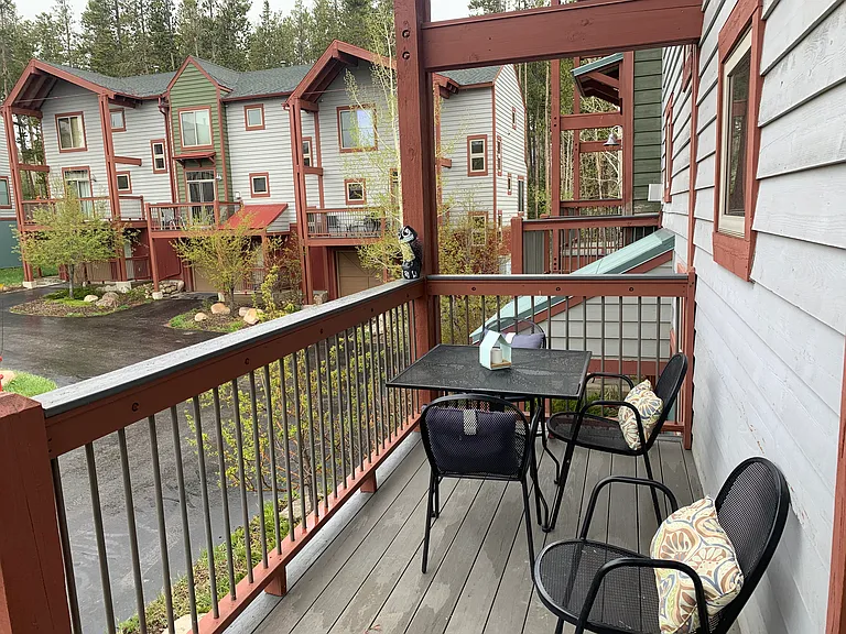 424 Wolf Park Ln — Photo 17