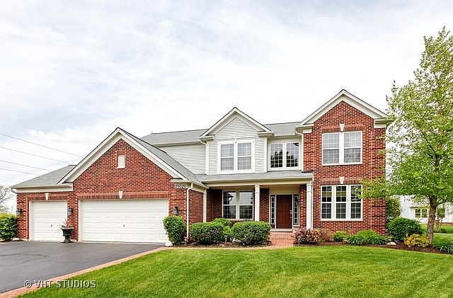 1st image of 25020 W Canterbury Ct