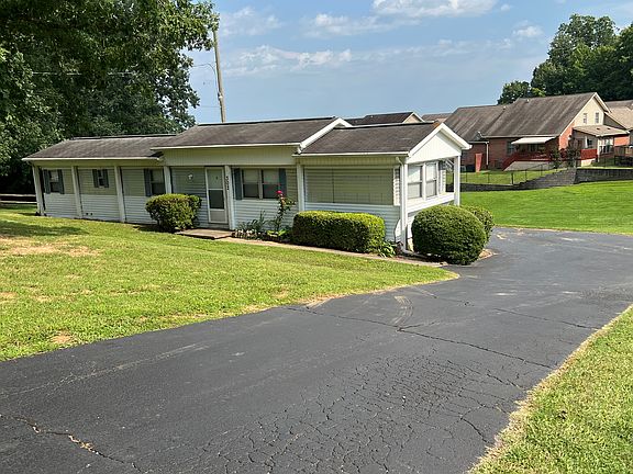 2nd image of 302 Myers Rd