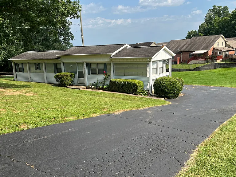 302 Myers Rd — Photo 2