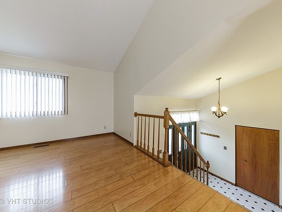 2nd image of 1249 Bunker St