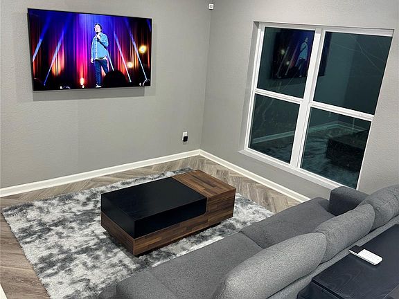 5th image of 1115 Augusta Dr APT 38