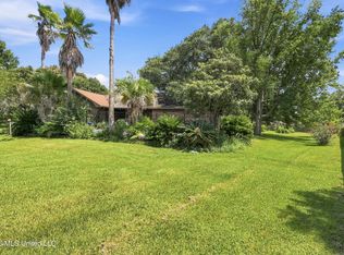 1511 Pawnee St, Pascagoula, MS 39581