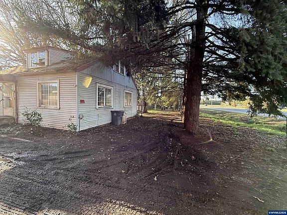 2nd image of 30626 Santiam Hwy