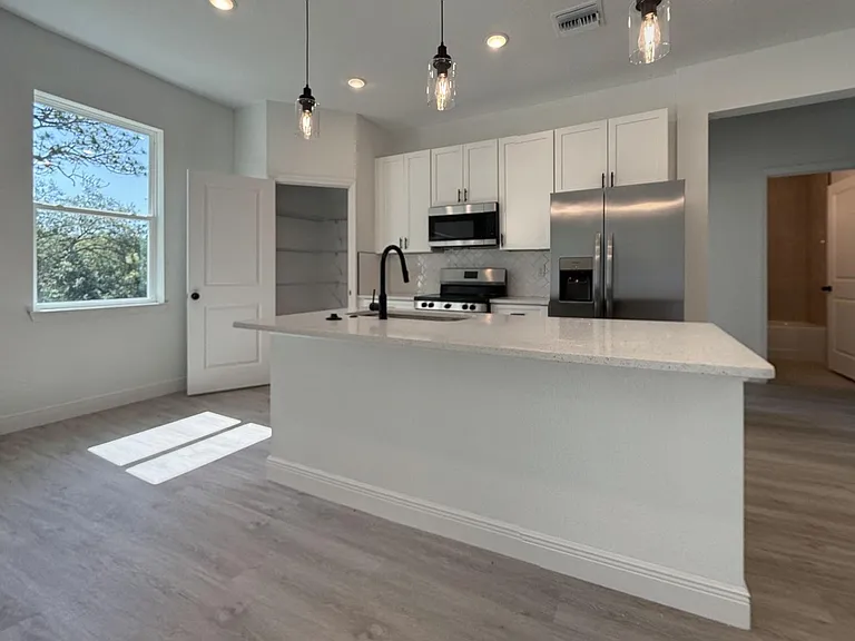 6575 N Grayton Ter — Photo 4