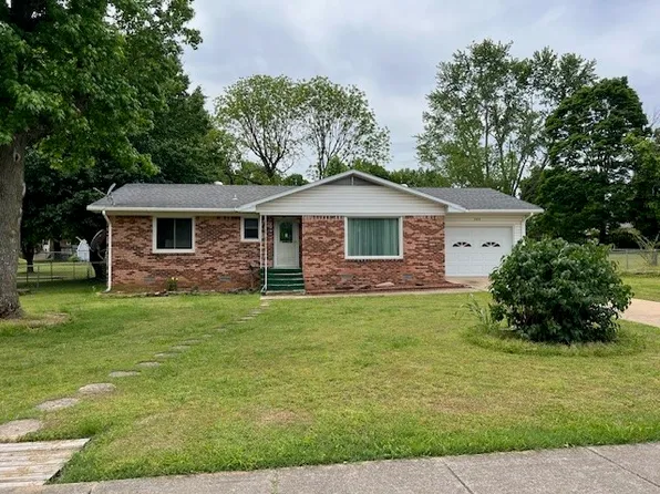 304 Smalley St, Berryville, AR 72616