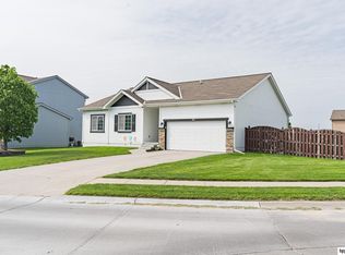 4876 N 162nd St, Omaha, NE 68116