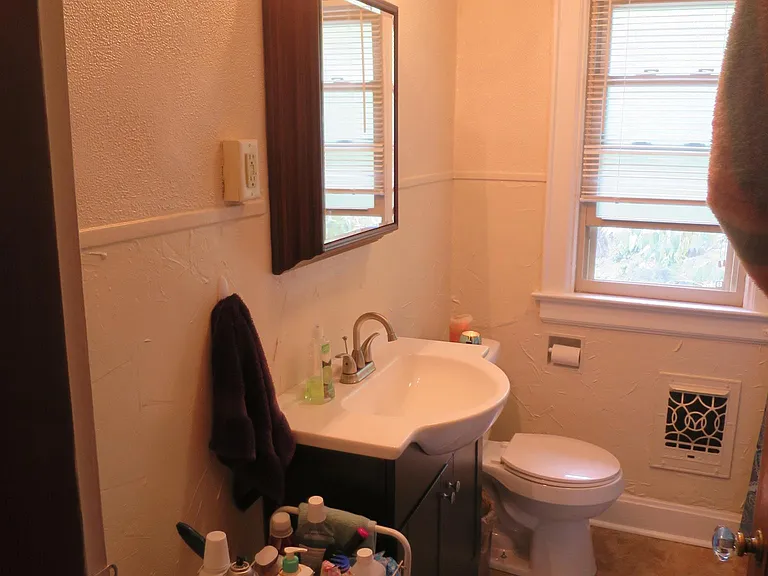 2686 Indianola Ave — Photo 13