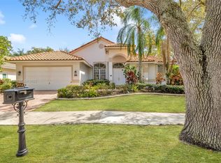 3114 Lakewood Cir, Weston, FL 33332