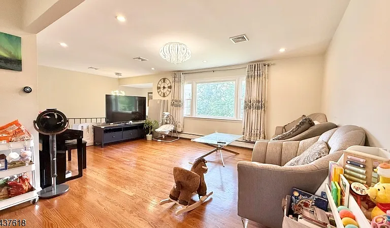 2 Stuart Ct — Photo 4
