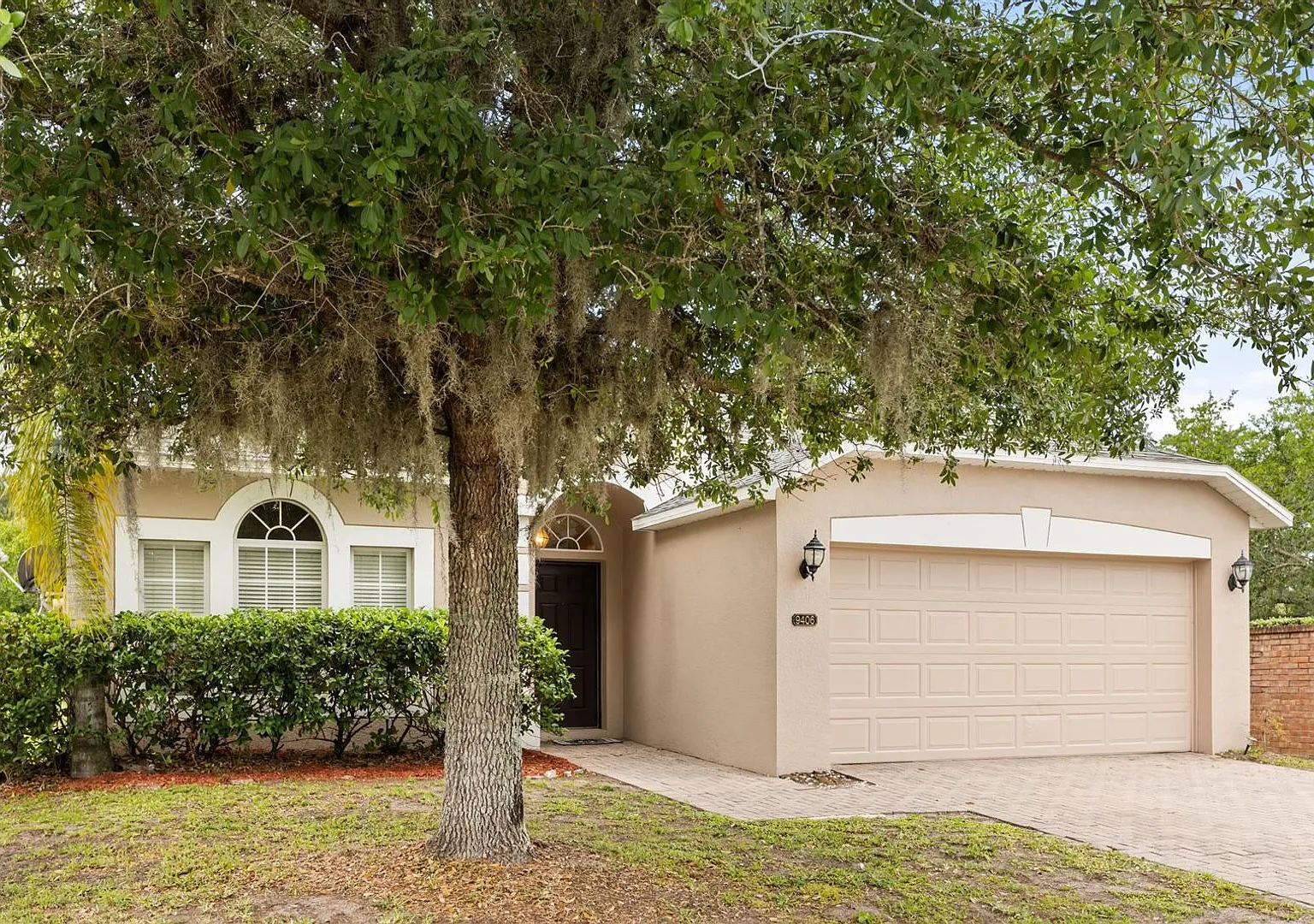 Great location with room to entertain — Photo 2