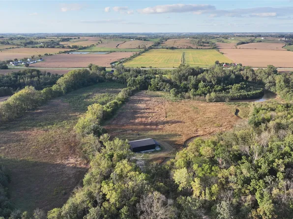 2949 Trail, Winterset, IA 50273