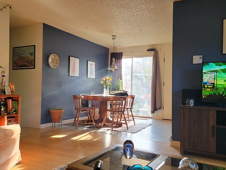 6832 SE Center St — Photo 2