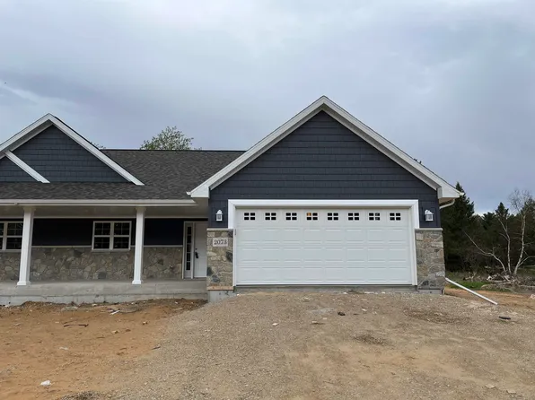 2073 Abbey Rd, New London, WI 54961