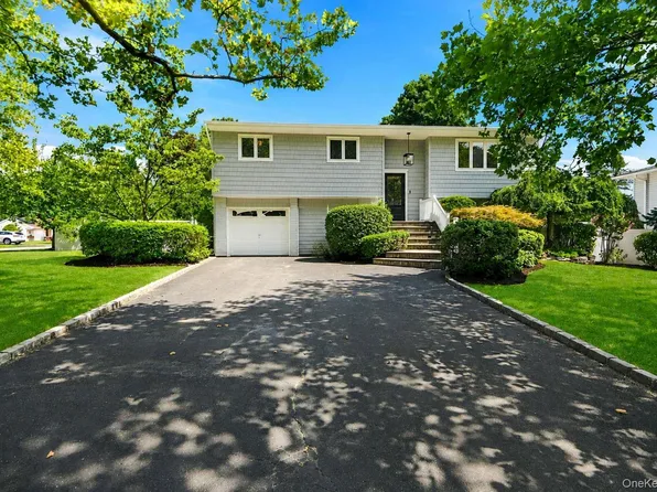 6 Oatley Place, Commack, NY 11725