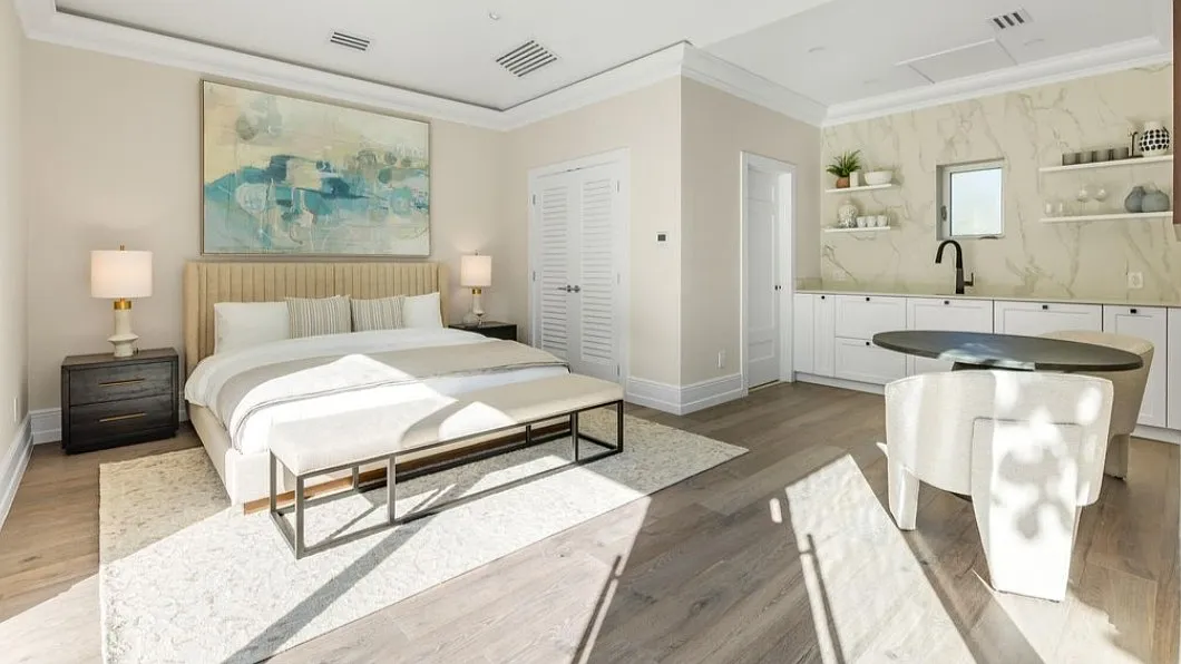 3 bed, 3.5 bath, 2744 sqft, $50,000 — Photo 4