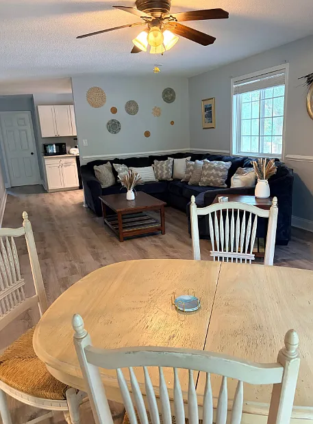 3 bed, 1000 sqft, $3,500 — Photo 4