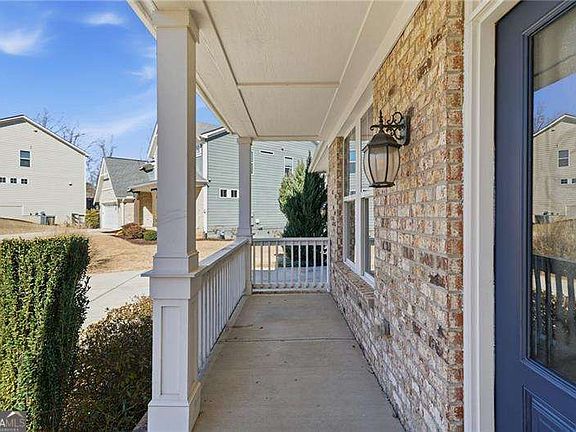 3rd image of 129 Rex Ave