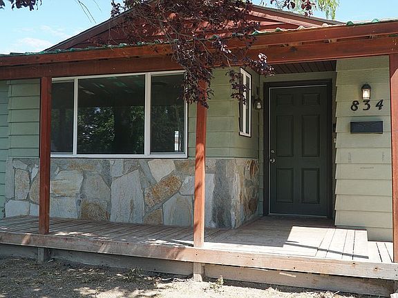 3rd image of 834 20th Ave E
