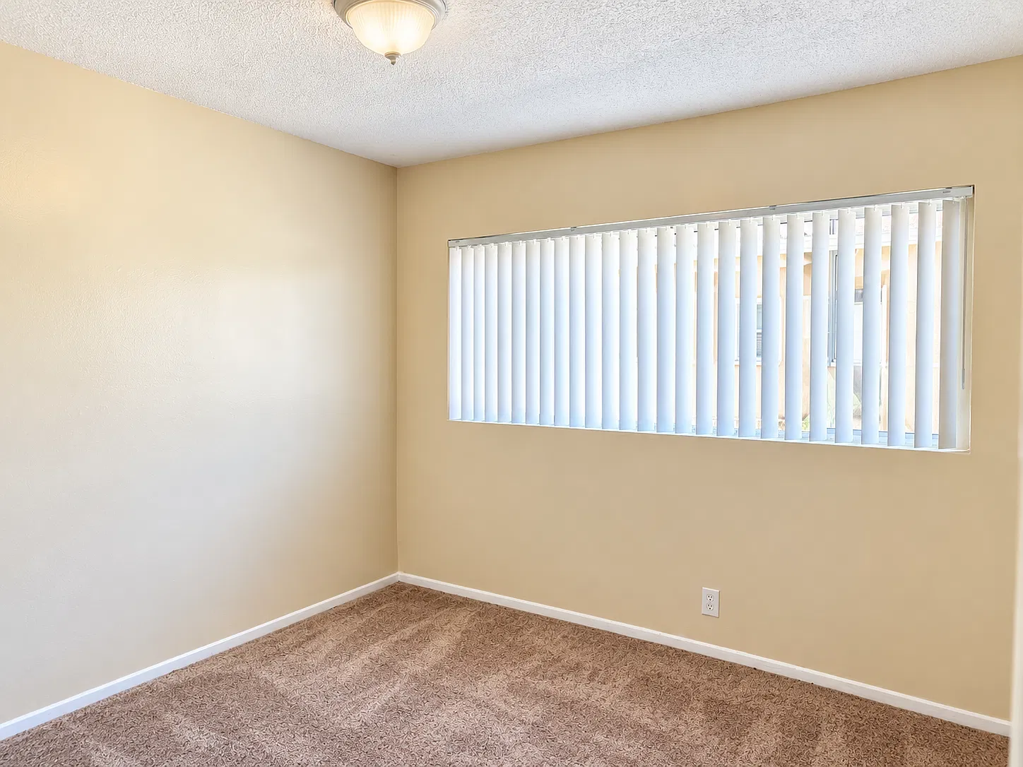 2 bed, 700 sqft, $2,300 — Photo 3