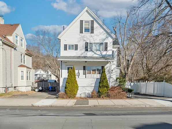 32 Beach St, Malden, MA 02148