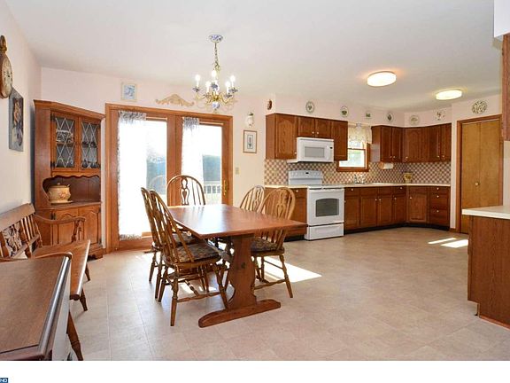 4th image of 34142 Juniper Dr