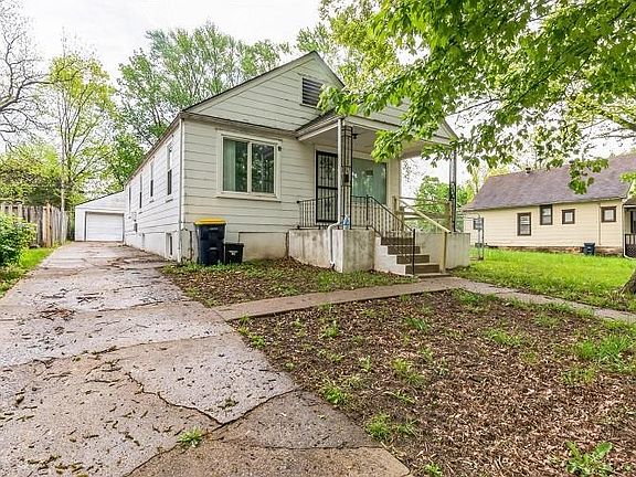 5th image of 8019 Flora Ave