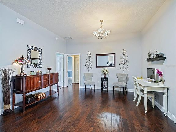 5th image of 12105 NE 51st Cir