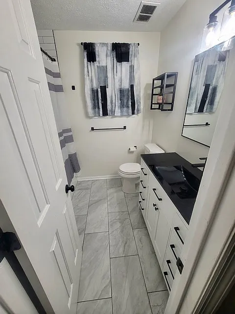 5 bed, 1637 sqft, $2,225 — Photo 3