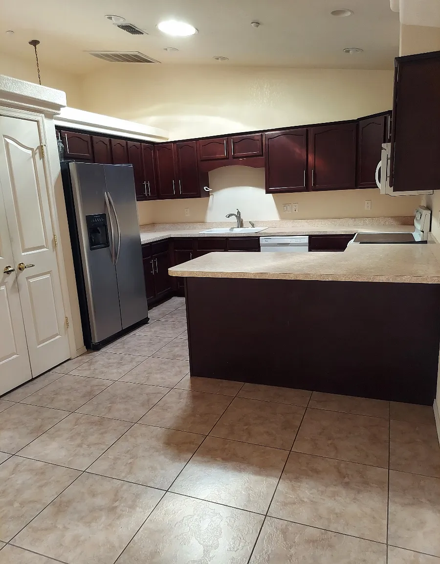 2015 Bombay Dr — Photo 4