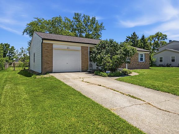 3rd image of 6118 Aragon Dr