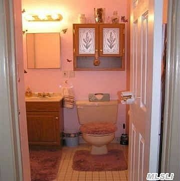 5th image of 66 Fairview Cir