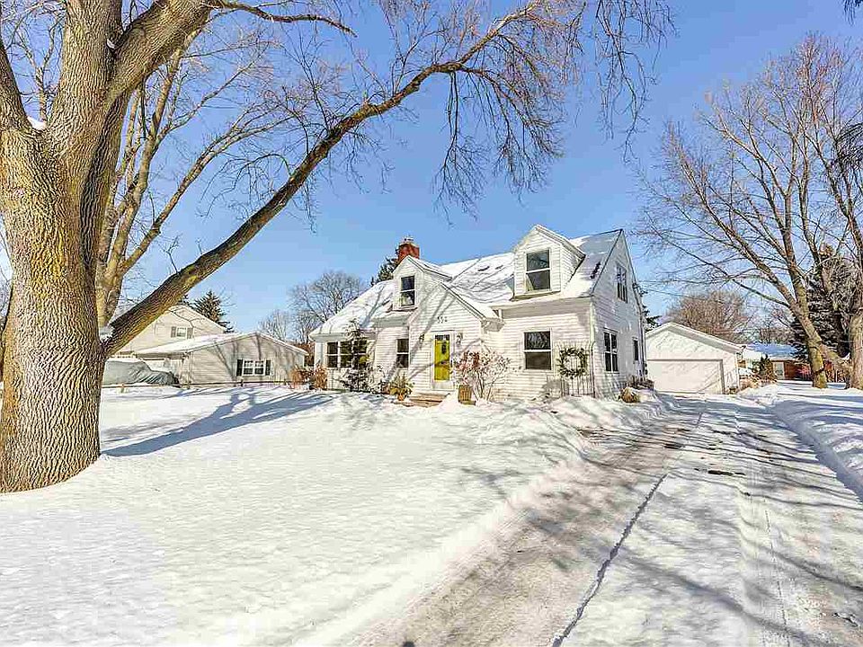1st image of 354 W Lazarre Ave